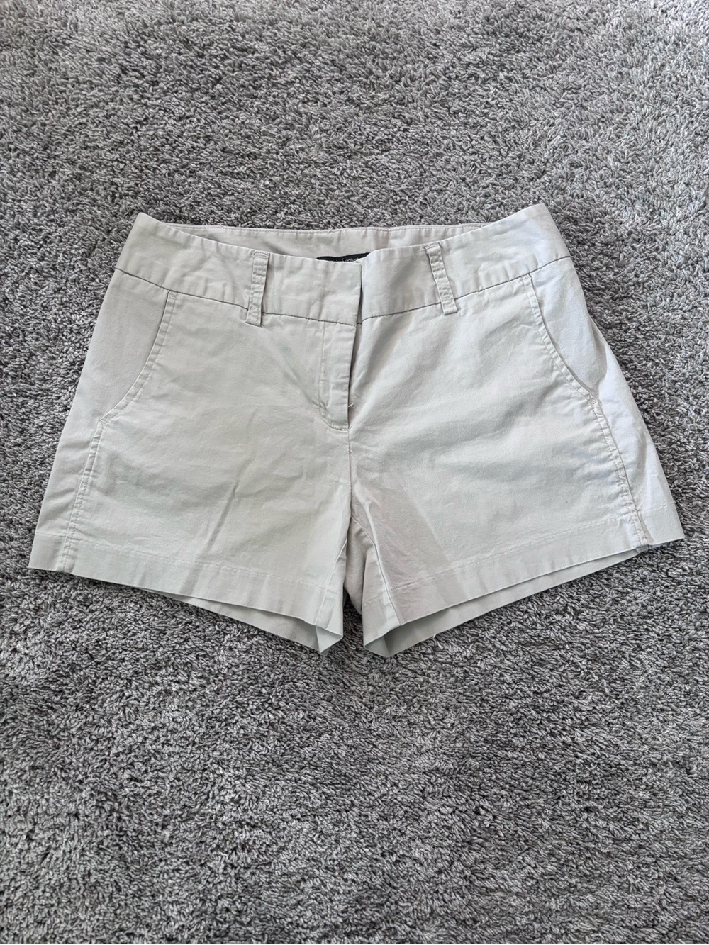 Daisy Fuentes Light Khaki/Cream Casual Golf Dressy Shorts Womens Size 6